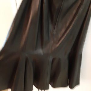 Leather skirt Danier  size 8 50.00 new condition worn once